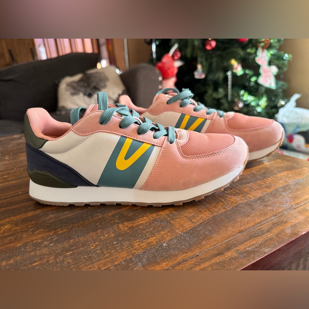 TRETORN Women's Loyola Lace Up Sneakers size 8M